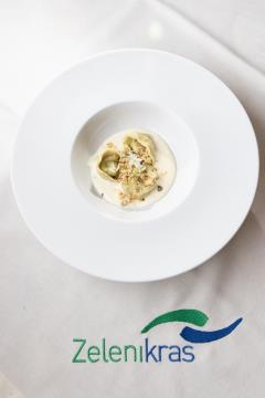 07 Pop up večerja PVZ 18.5.2024 - foto Valter Leban-čemažev raviol (2)